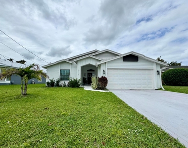 6135 Drake Street - Photo Thumbnail 15