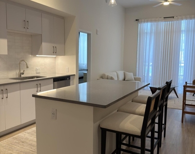 1710 N Congress Avenue - Photo Thumbnail 3