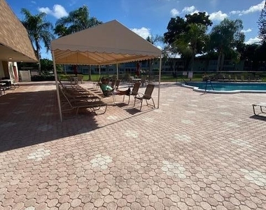10 Willowbrook Lane - Photo Thumbnail 21