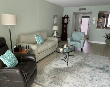 10 Willowbrook Lane - Photo Thumbnail 8