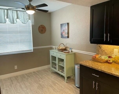 10 Willowbrook Lane - Photo Thumbnail 4