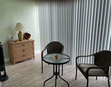10 Willowbrook Lane - Photo Thumbnail 6