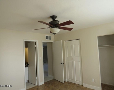3618 W El Caminito Drive - Photo Thumbnail 9