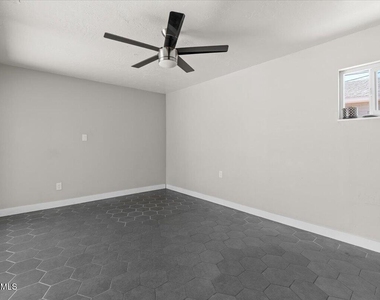4517 N 10th Avenue - Photo Thumbnail 12