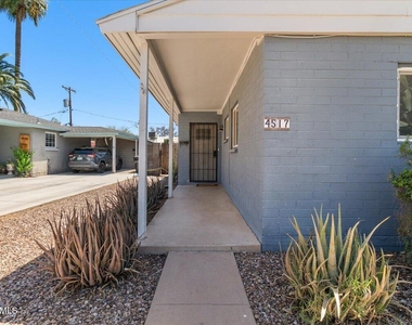 4517 N 10th Avenue - Photo Thumbnail 28