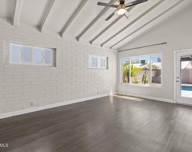 4517 N 10th Avenue - Photo Thumbnail 4