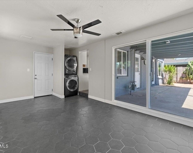4517 N 10th Avenue - Photo Thumbnail 13