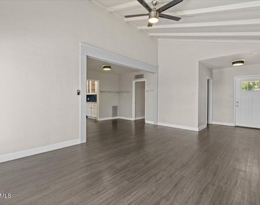 4517 N 10th Avenue - Photo Thumbnail 5
