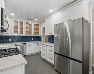 4517 N 10th Avenue - Photo Thumbnail 10
