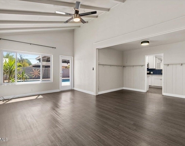 4517 N 10th Avenue - Photo Thumbnail 2