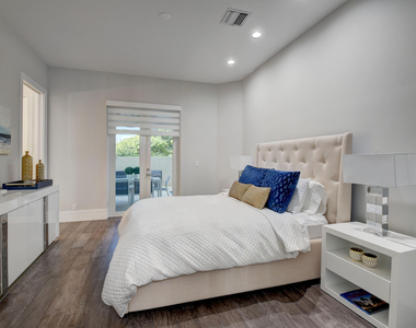 921 Osceola Drive - Photo Thumbnail 14