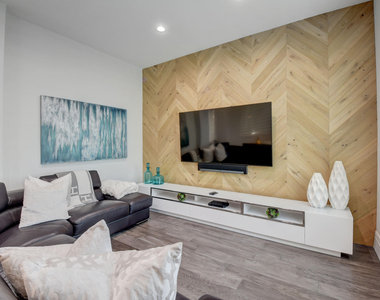 921 Osceola Drive - Photo Thumbnail 22