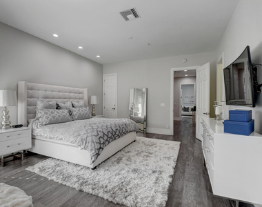 921 Osceola Drive - Photo Thumbnail 32