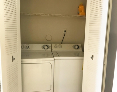 815 W Boynton Beach Boulevard - Photo Thumbnail 3