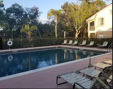 815 W Boynton Beach Boulevard - Photo Thumbnail 18