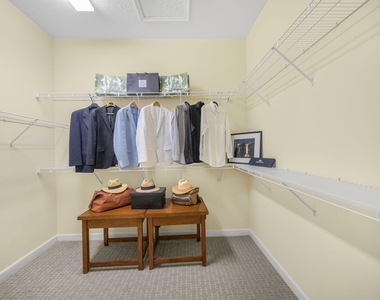 8901 Champions Way - Photo Thumbnail 15