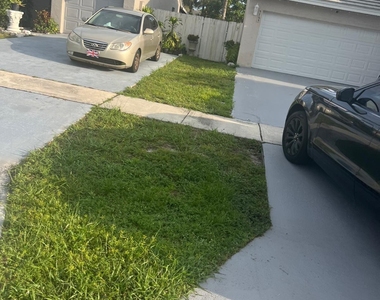 5765 Strawberry Lakes Circle - Photo Thumbnail 8