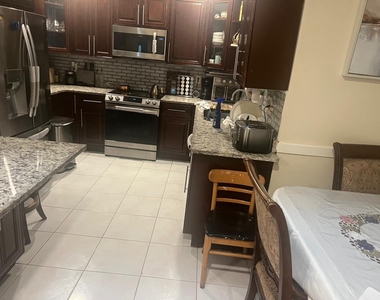 5765 Strawberry Lakes Circle - Photo Thumbnail 9