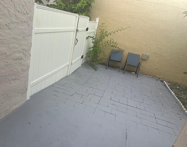 5765 Strawberry Lakes Circle - Photo Thumbnail 5