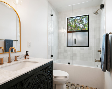 520 W 28th Street - Photo Thumbnail 18