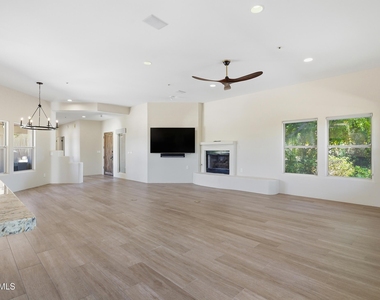 23430 N 82nd - Photo Thumbnail 9