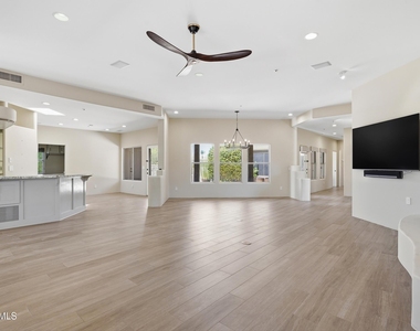 23430 N 82nd - Photo Thumbnail 11