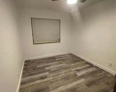 1135 Ne 15th Avenue - Photo Thumbnail 6