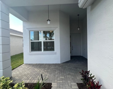 13352 Sw River Rock Road - Photo Thumbnail 4