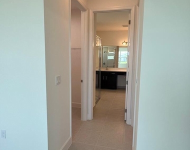 13352 Sw River Rock Road - Photo Thumbnail 10