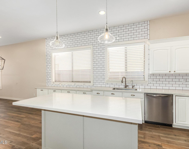 756 W Citrus Way - Photo Thumbnail 14