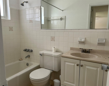 1704 Ne 9th Street - Photo Thumbnail 8