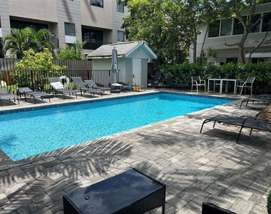 1704 Ne 9th Street - Photo Thumbnail 15