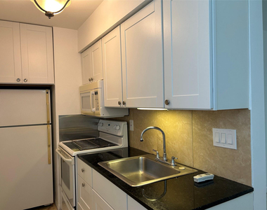 1704 Ne 9th Street - Photo Thumbnail 5