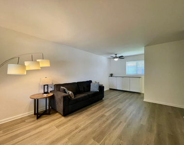 1704 Ne 9th Street - Photo Thumbnail 1