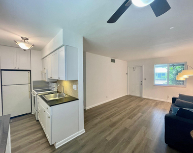 1704 Ne 9th Street - Photo Thumbnail 4