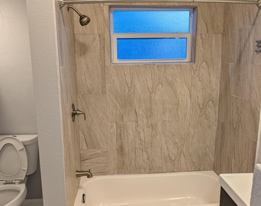 2990 Nw 7th Court - Photo Thumbnail 7