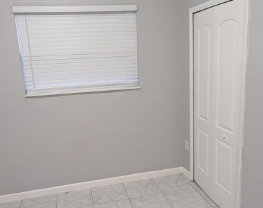 2990 Nw 7th Court - Photo Thumbnail 10