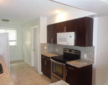 10939 W Broward Boulevard - Photo Thumbnail 2