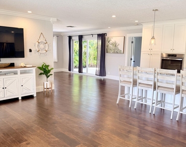401 Se 3rd Terrace - Photo Thumbnail 3