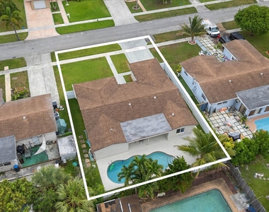 6515 Sw 8th Place - Photo Thumbnail 43