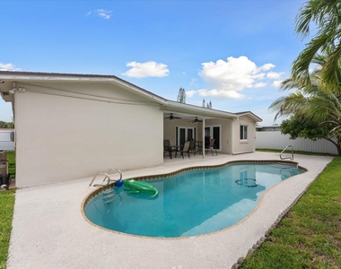 6515 Sw 8th Place - Photo Thumbnail 31