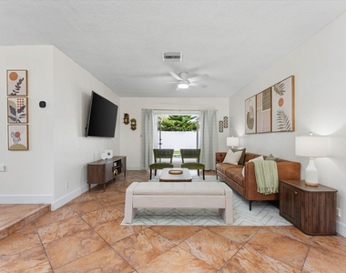 6515 Sw 8th Place - Photo Thumbnail 3