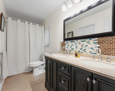 6515 Sw 8th Place - Photo Thumbnail 18