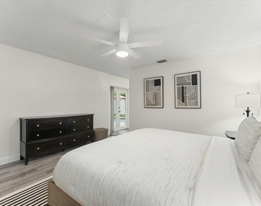 6515 Sw 8th Place - Photo Thumbnail 16