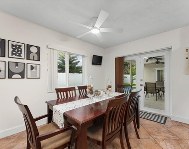 6515 Sw 8th Place - Photo Thumbnail 10