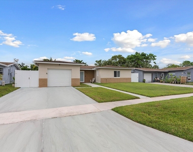 6515 Sw 8th Place - Photo Thumbnail 1