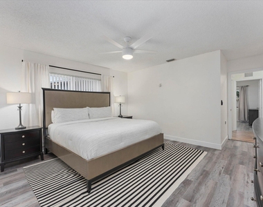 6515 Sw 8th Place - Photo Thumbnail 15
