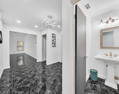 303 Nw 105th Terrace - Photo Thumbnail 48