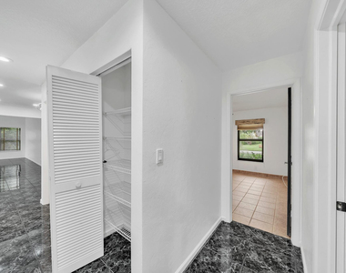 303 Nw 105th Terrace - Photo Thumbnail 42