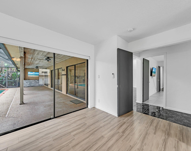 303 Nw 105th Terrace - Photo Thumbnail 35